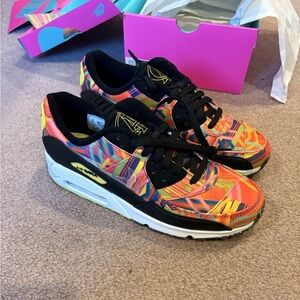 NEW Nike Air Max 90 Familia - Size 10.5 US Men’s